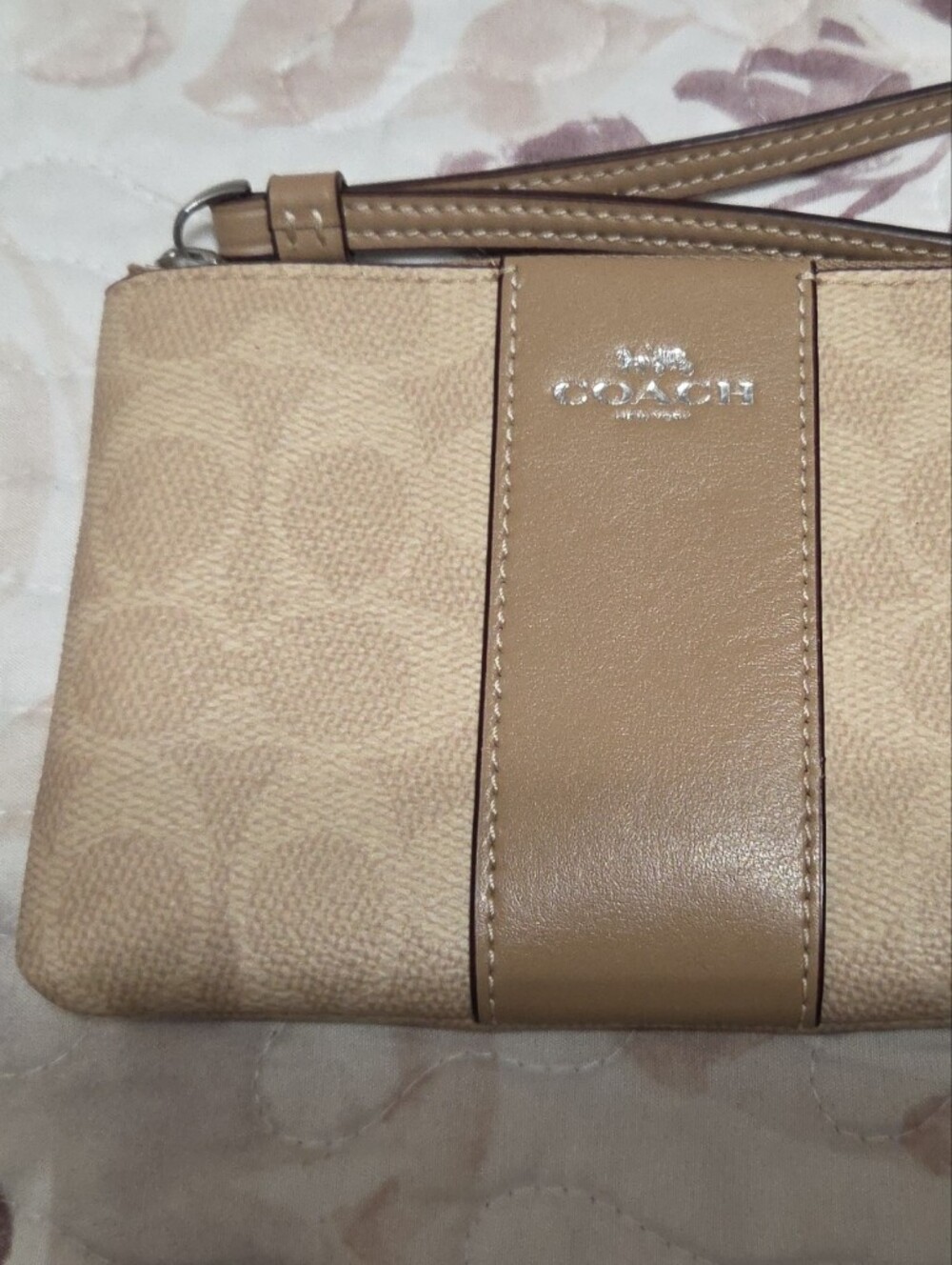 NWT Coach Beige/Tan Signature Wristlet Clutch